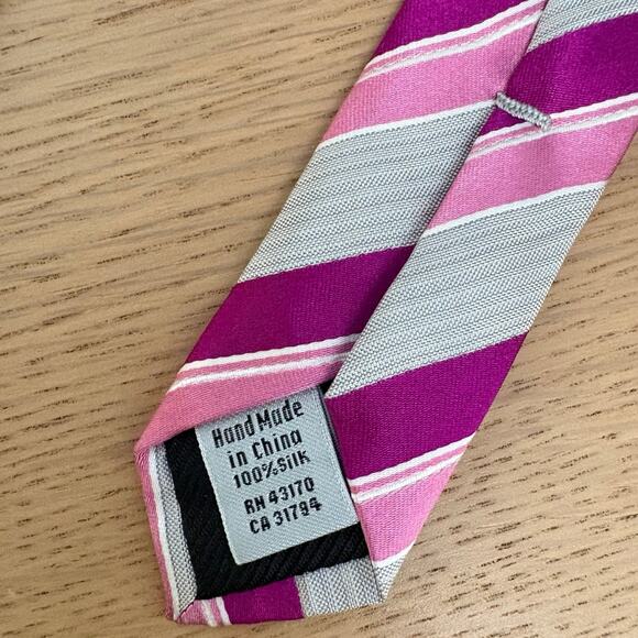 GEOFFREY BEENE100% Silk Mens Pink Striped Neck Tie  3.5"x56" One Size - Picture 4 of 4
